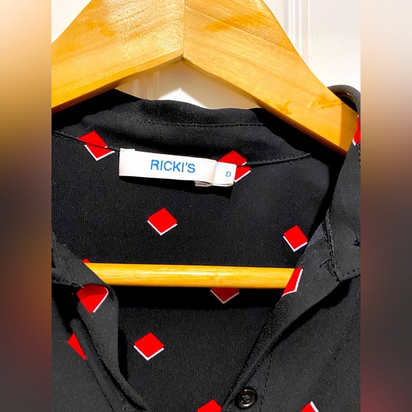 Ricki’s collared, button-up blouse - Picture 2 of 2